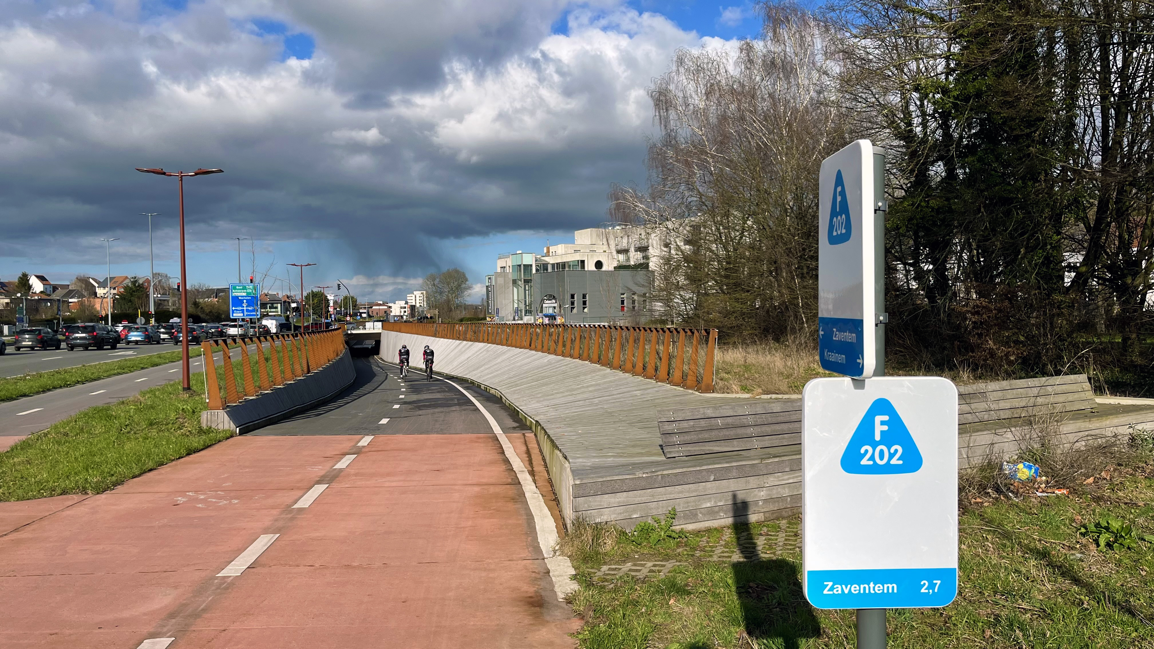 De fietssnelweg F202 langs de R22 (Woluwedal) in Zaventem is één van de prioritaire projecten bij de herinrichting van de Ring van Brussel (R0).