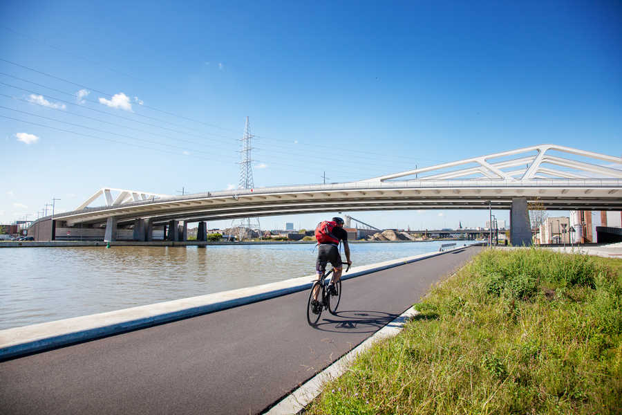 Opwaardering Albertkanaal geeft binnenvaart en lokale mobiliteit meer ruimte