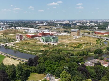 Luchtfoto van bedrijventerrein Eilandje Zwijnaarde