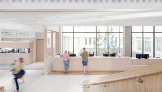 interior photo of the reception desk of the new Grand Hopital de Charleroi hospital, in abundant daylight