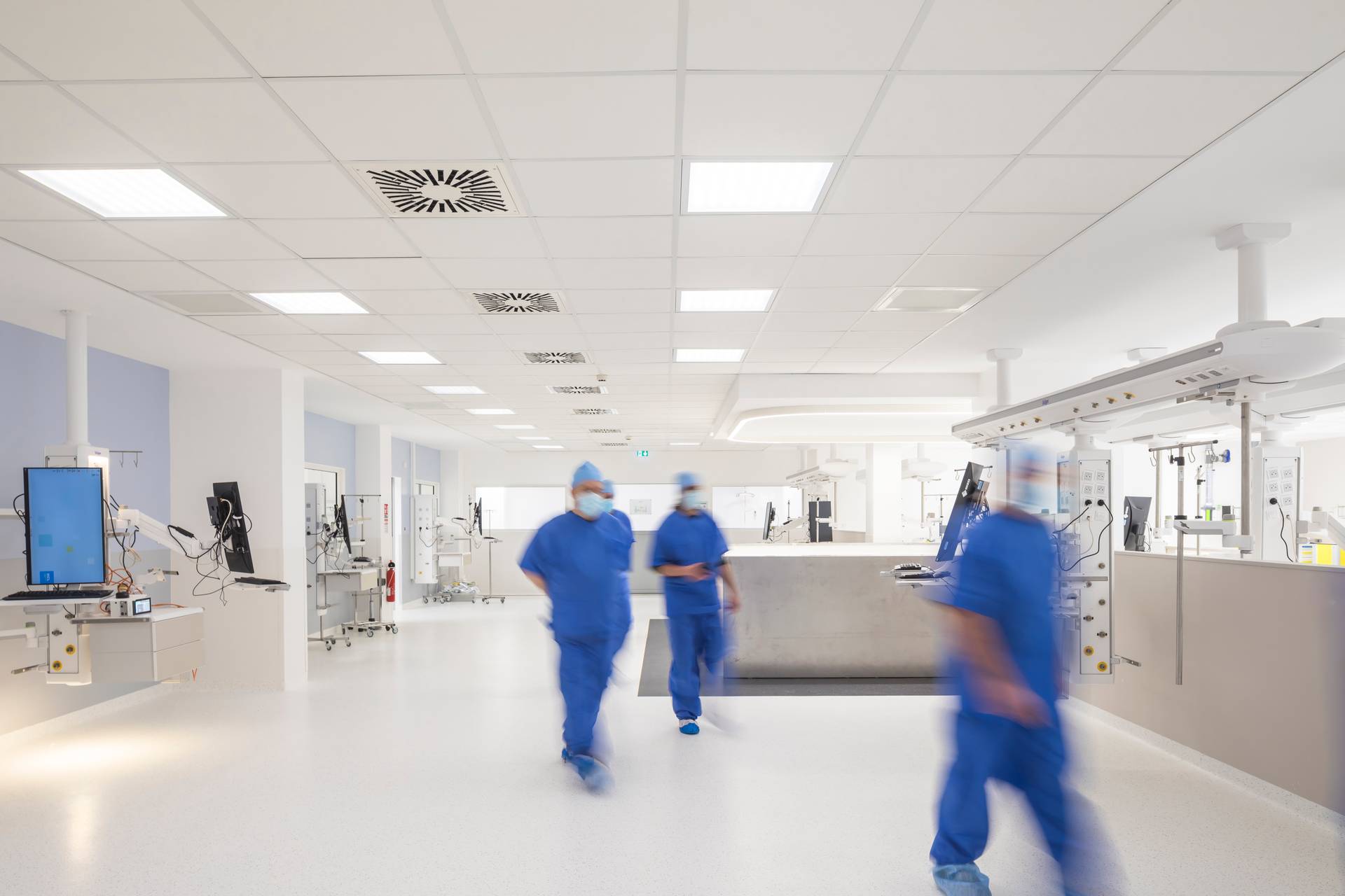 photo of surgical staff on their way to an OR in BAUReaLS