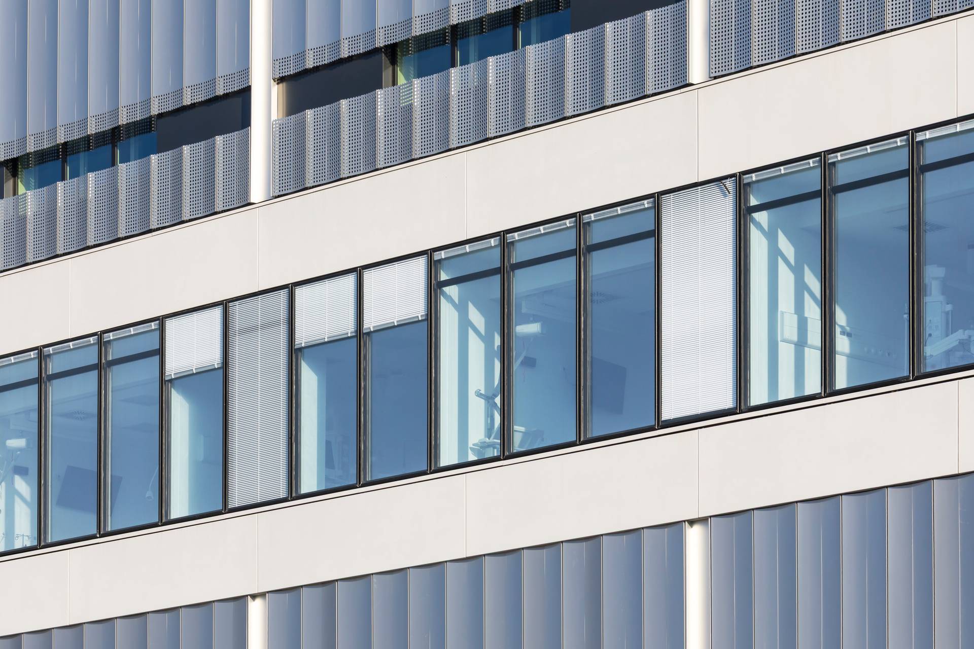 facade detail of BAUReaLS, extension of the Hospices Civils Sud