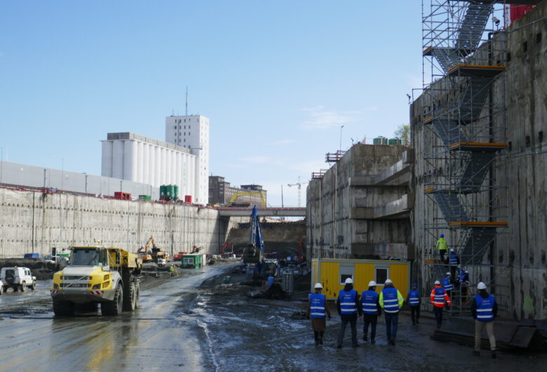 photo of part of the construction site of Oosterweel, excavation with deep walls
