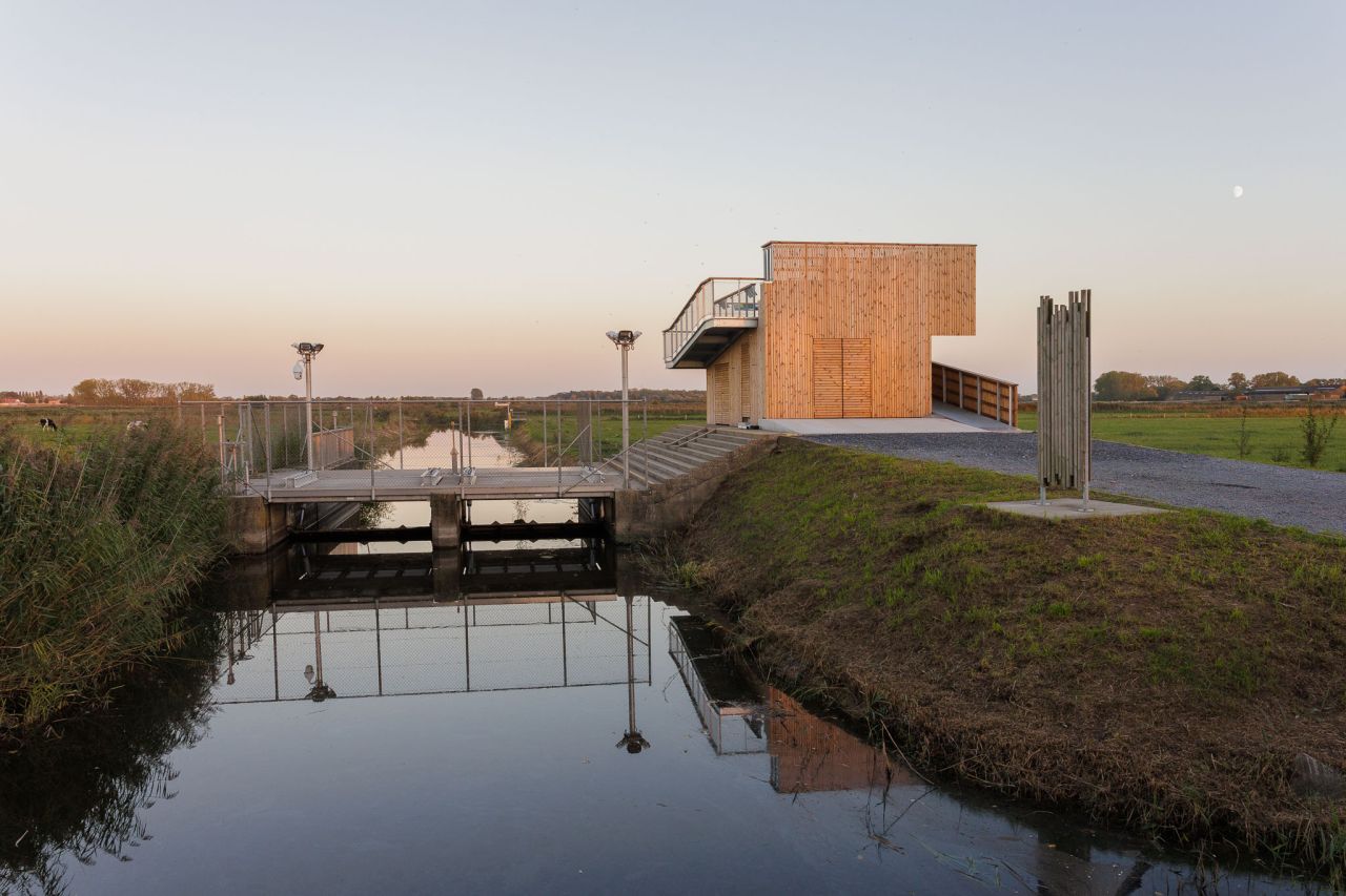 Uitkijkpunt De Blankaart in Diksmuide: toegankelijk ontwerp versterkt natuurbeleving en waterveiligheid